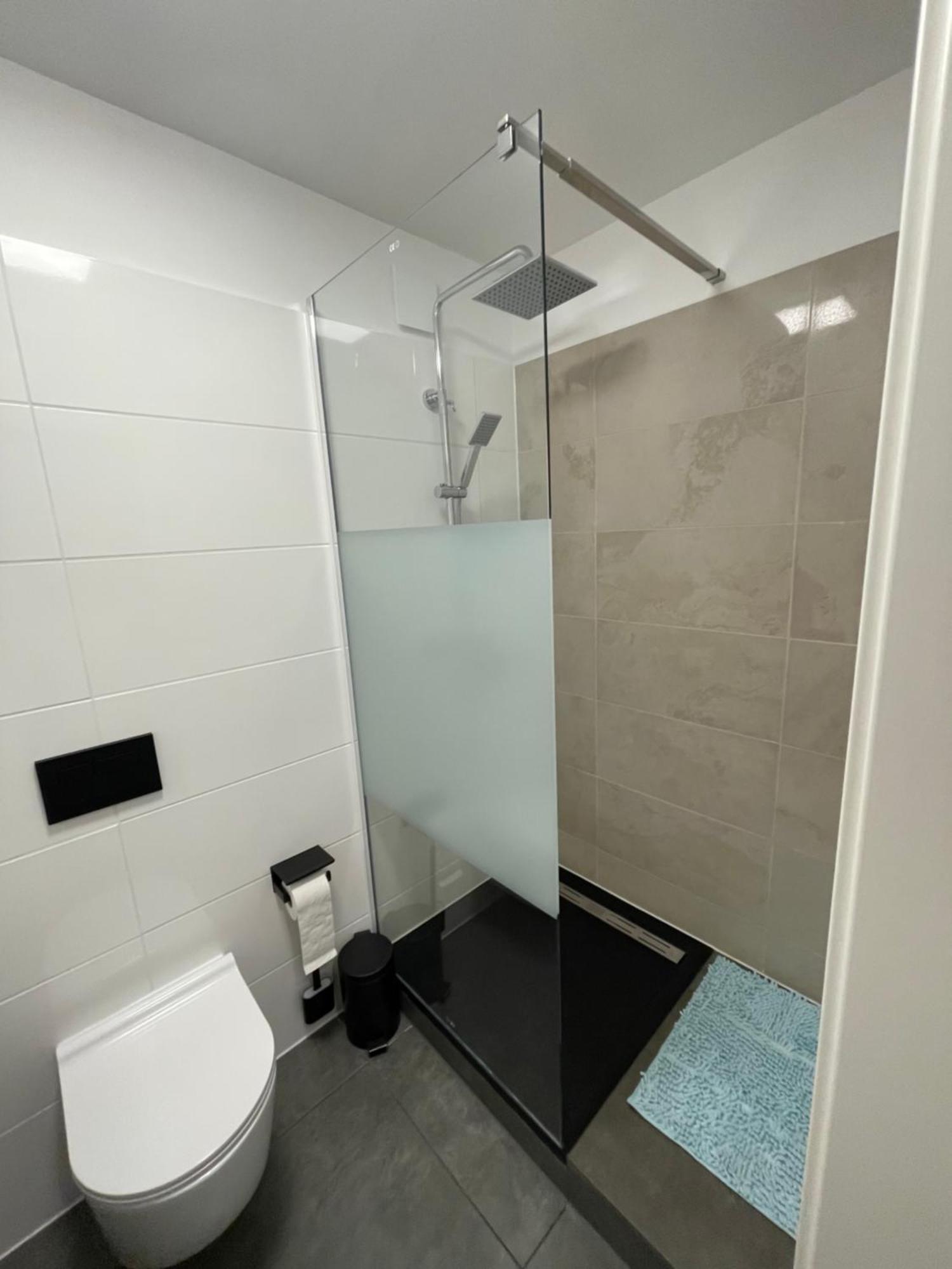 Aviators Guest House - Premium Room Strausberg Exterior foto